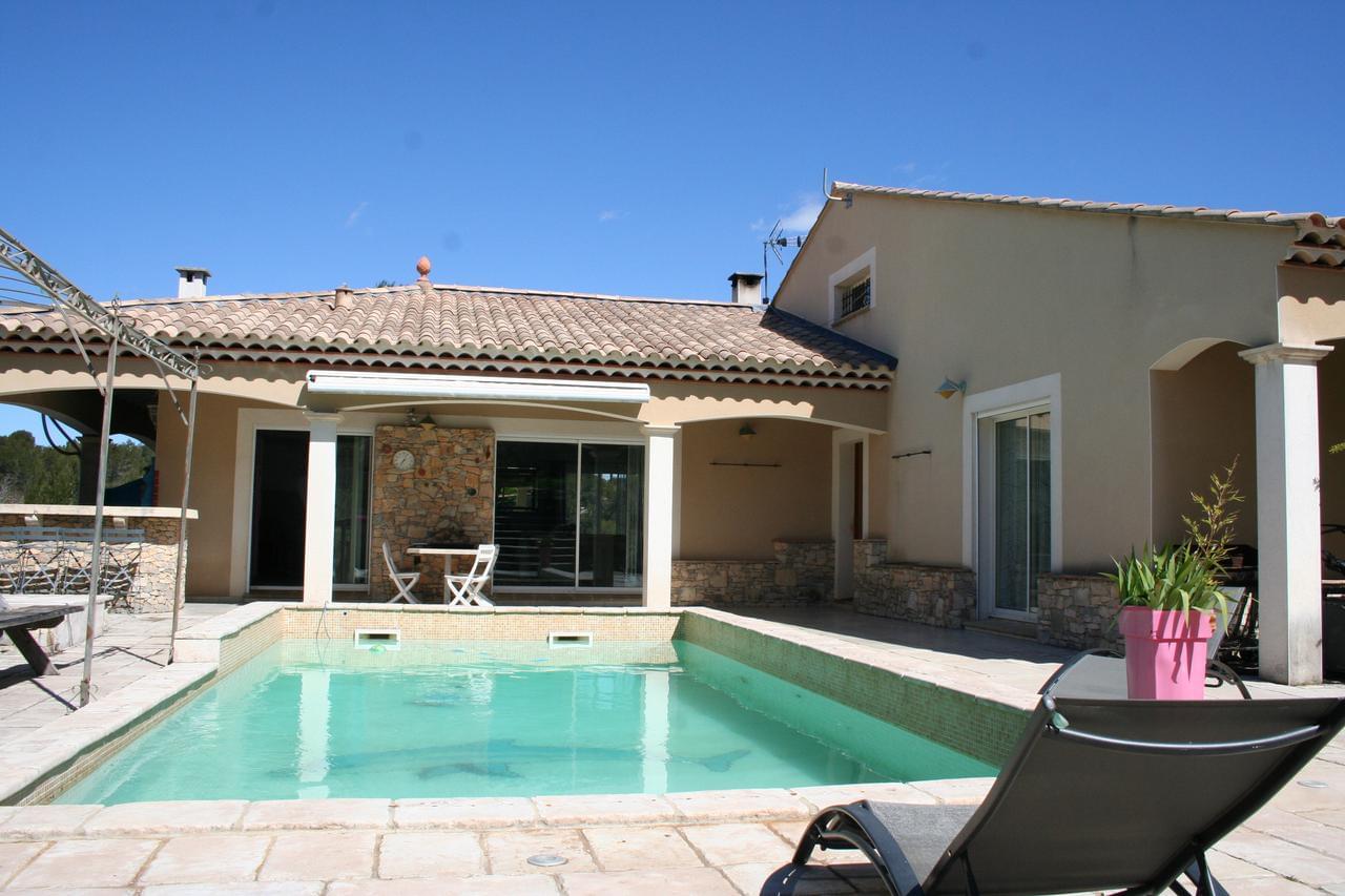 Villa avec piscine à Nimes - Languedoc-Roussillon - Nîmes - 2482€/sem
