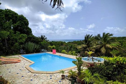 Villa au calme, vue mer, accès plage, piscine