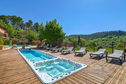gite de groupe avec piscine & jacuzzi en Provence