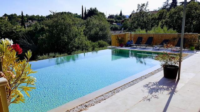 villa provençale au calme avec piscine 220 m2