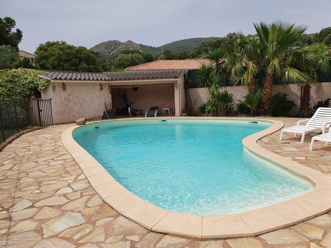 Corse Rez de villa 2/3 pers clim  piscine partagée