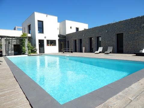 Splendide villa avec piscine et spa près du golf