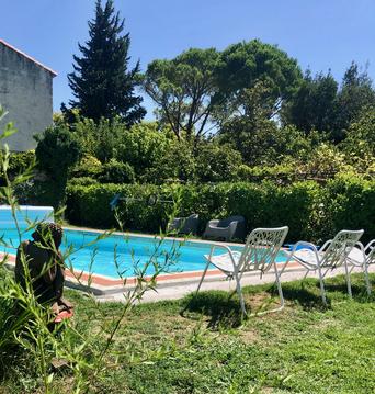 IRIS de Provence, apart. pour 2 pers., piscine.