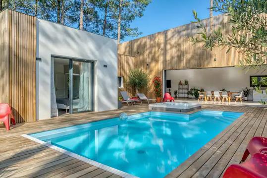 Villa avec piscine, jacuzzi et sauna