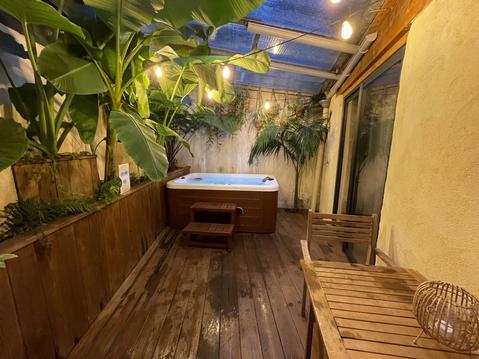 myinsolite - Cocon Tropical, jacuzzi, énigme